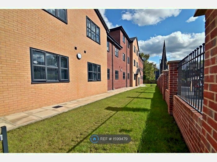 2 Bedroom Flat To Rent In Chapman House, Manchester, M18