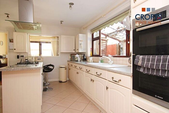 7 Bedroom Detached Bungalow To Rent In Staple Road, South Killingholme, DN40