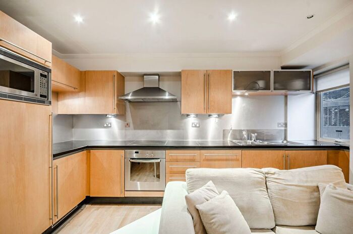 2 Bedroom Flat To Rent In High Holborn, Bloomsbury, London, WC1V