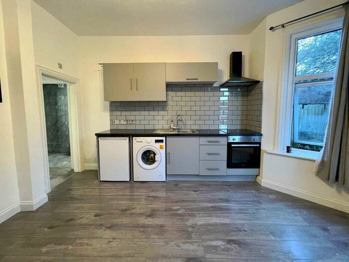 Apartment To Rent In Please Apply Online Only Southbourne, BH6