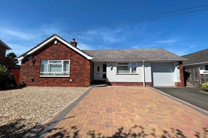 3 Bedroom Bungalow To Rent In Pyrland Avenue, Taunton, TA2