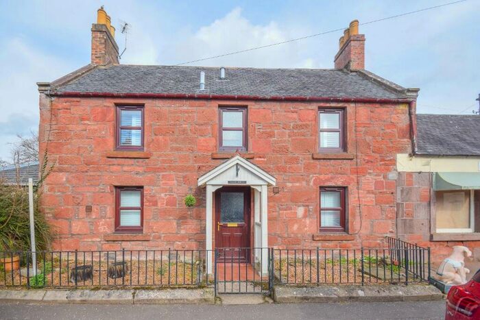 4 Bedroom Town House To Rent In High Street, Edzell, Angus, DD9