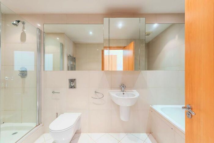 1 Bedroom Flat To Rent In Grosvenor Road, Westminster, London, SW1V