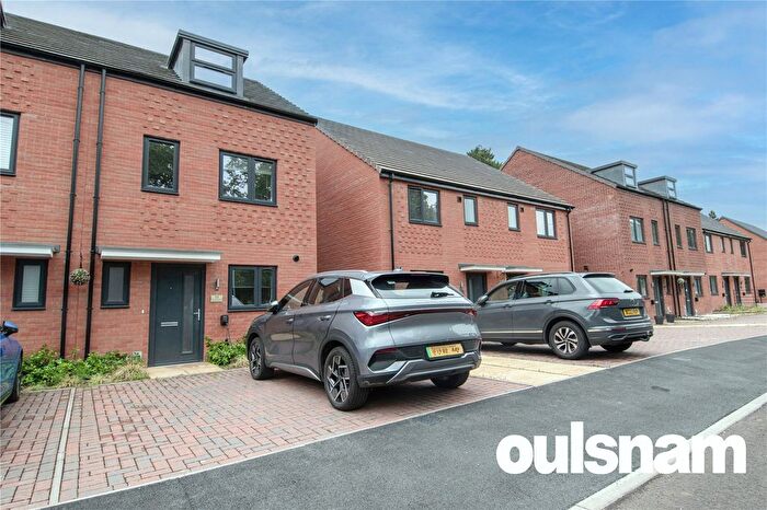 4 Bedroom Semi Detached House To Rent In Sheldon Drive, Birmingham, West Midlands, B31