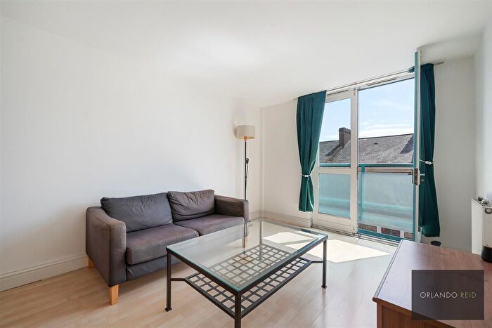 1 Bedroom Flat To Rent In Point Zero, Queenstown Road, SW8