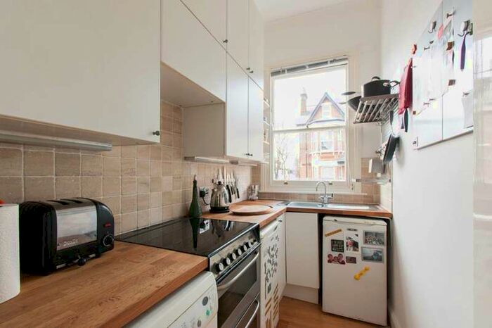 1 Bedroom Flat To Rent In Allison Road, Acton, W3