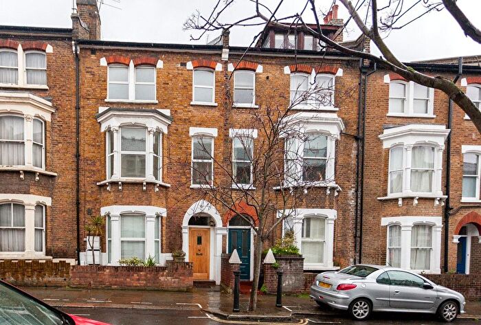 3 Bedroom Flat For Sale In Chetwynd Road, Dartmouth Park, NW5