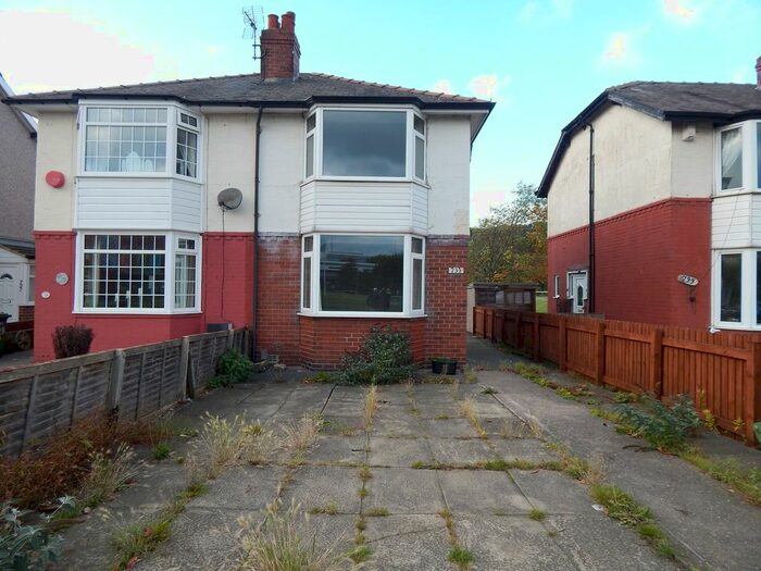 2 Bedroom Semi-Detached House To Rent In Leeds Road, Huddersfield HD2