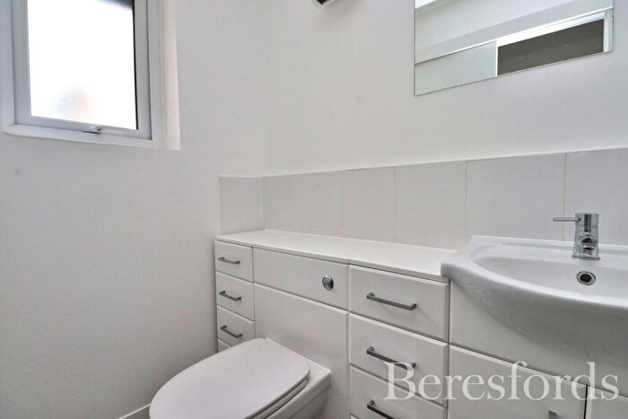 1 Bedroom Apartment For Sale In Broomfield Road, Chelmsford, CM1