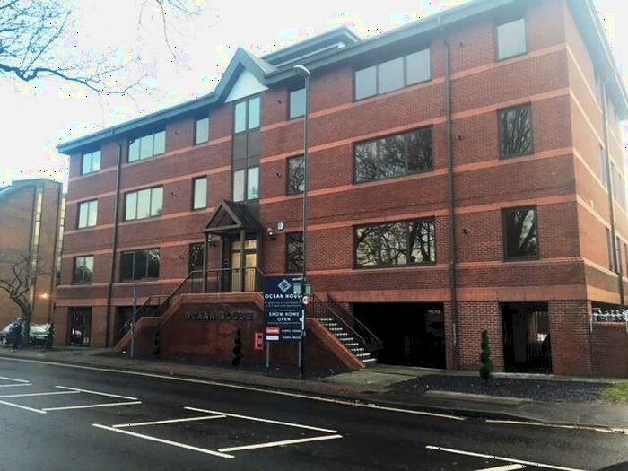 1 Bedroom Flat To Rent In Hazelwick Avenue, Crawley, RH10