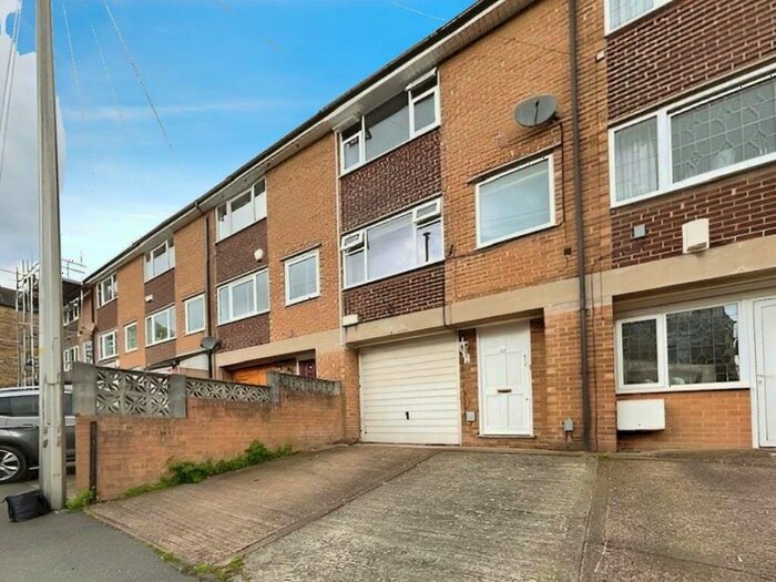 4 Bedroom Terraced House To Rent In Broughton Road, Sheffield, S6