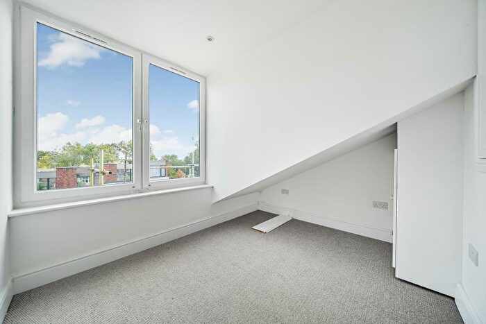 2 Bedroom Flat For Sale In Muswell Hill, Highgate, N10