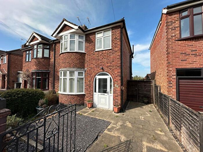 3 Bedroom Semi-Detached House To Rent In Conaglen Road, Leicester, LE2