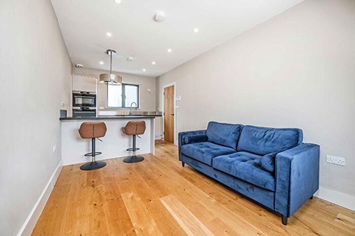 2 Bedroom Flat To Rent In Fulham Road, Chelsea, SW10