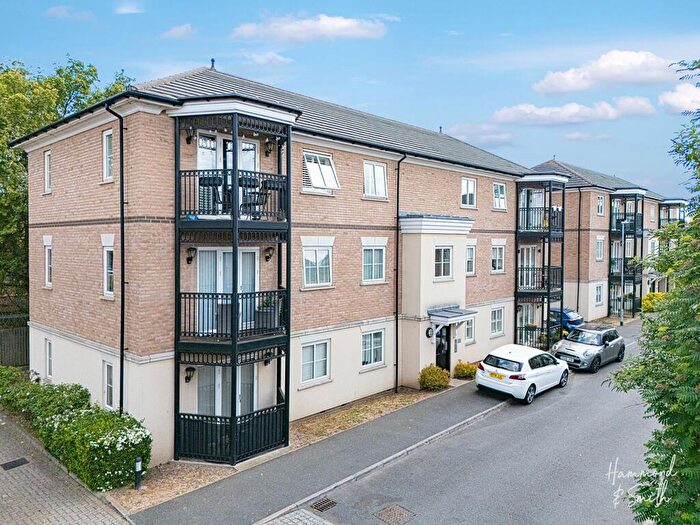 2 Bedroom Flat For Sale In Buckingham Road, Epping, CM16