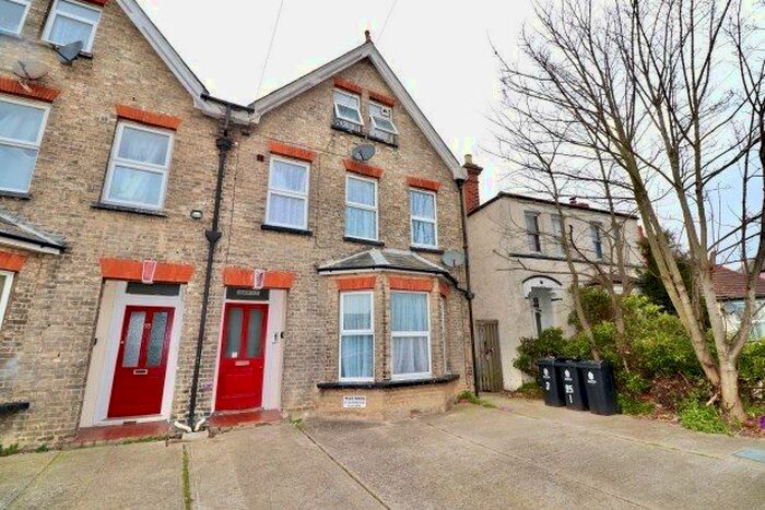 2 Bedroom Flat To Rent In Hayes Road, Clacton-On-Sea, CO15