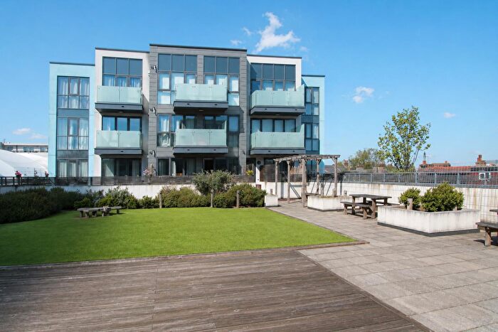 2 Bedroom Flat For Sale In Peake Court, Cavalier Close, Wallington, SM6