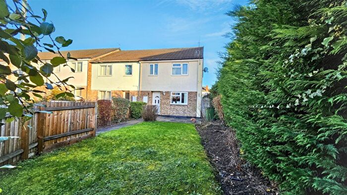 3 Bedroom Town House For Sale In Knightsbridge Road, Glen Parva, Leicester, LE2