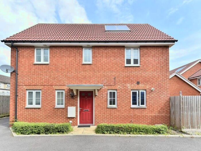 3 Bedroom Detached House To Rent In Panyers Gardens, Dagenham, RM10