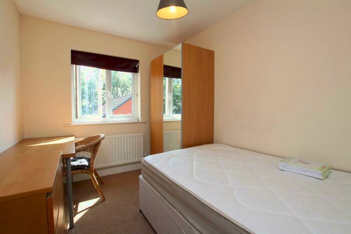 6 Bedroom Town House To Rent In Eastfields Road - Stoke Gifford, BS16