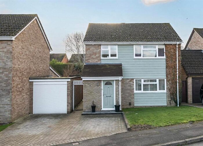 4 Bedroom Detached House For Sale In Bowyer Crescent, Wokingham, Berkshire, RG40