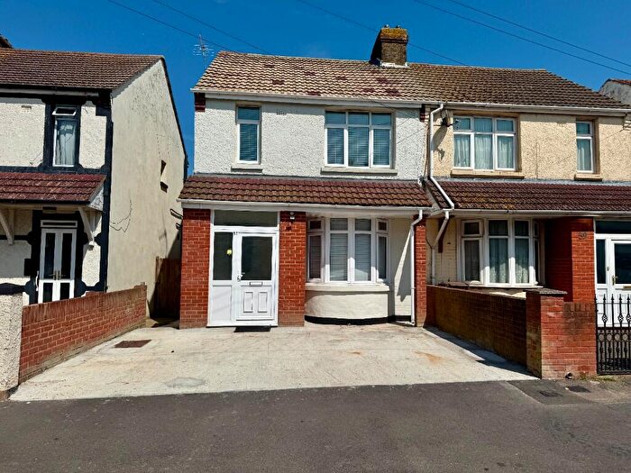 3 Bedroom Semi-Detached House To Rent In Canadian Avenue, Gillingham, Kent, ME7