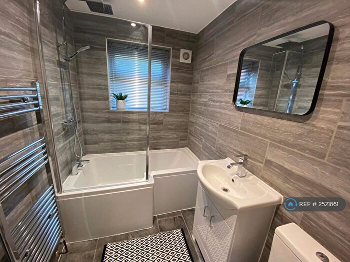 2 Bedroom End Of Terrace House To Rent In Highgrove Terrace, Reading, RG1