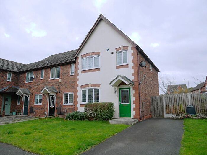 3 Bedroom End Of Terrace House For Sale In Northumberland Way, Manchester, M22