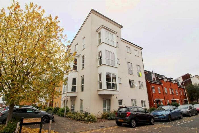 2 Bedroom Apartment To Rent In Gweal Avenue, Reading, RG2