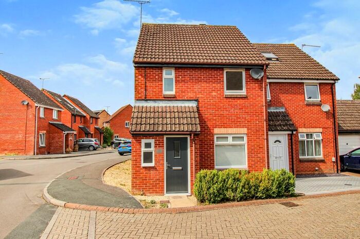 3 Bedroom Semi-Detached House To Rent In Picton Road, Middleleaze, Swindon, SN5