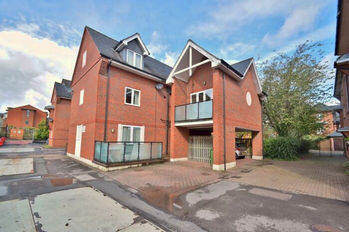 2 Bedroom Flat To Rent In Hyde (Winchester), SO23