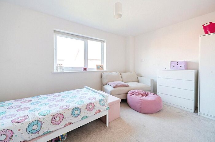 3 Bedroom Town House For Sale In George Avenue, Milton Keynes, Buckinghamshire, MK17