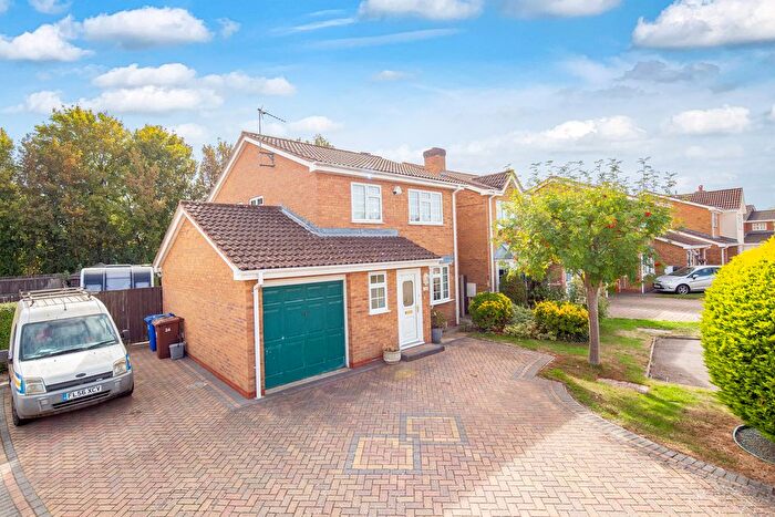3 Bedroom Detached House For Sale In Shearwater Drive, Bicester, OX26