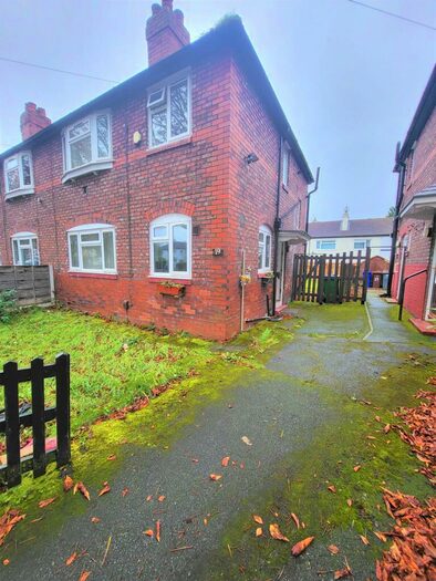 3 Bedroom Semi-Detached House To Rent In Green End Road, Manchester, M19