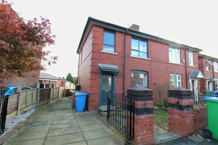 3 Bedroom Semi-Detached House To Rent In Ings Avenue, Rochdale, Greater Manchester, OL12