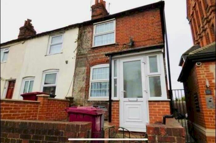 2 Bedroom Terraced House To Rent In Whitley Street, Reading, RG2