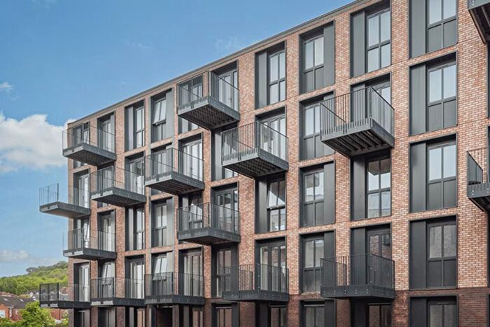 2 Bedroom Flat To Rent In Leigh Street, High Wycombe, HP11