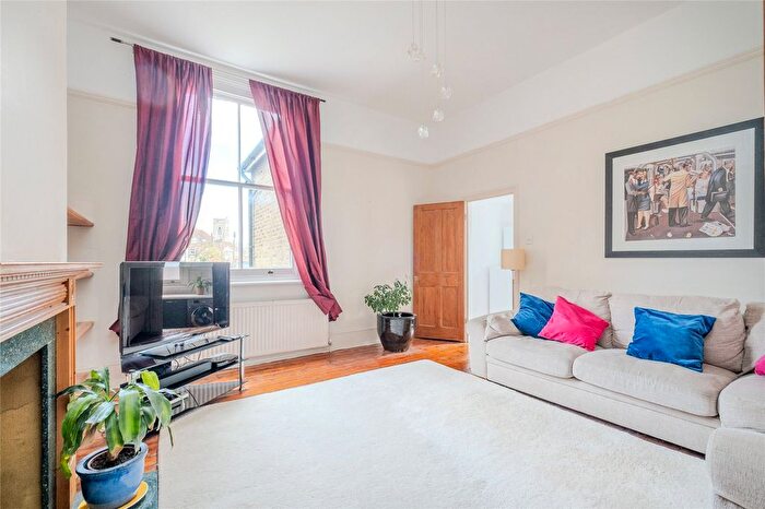 2 Bedroom Flat To Rent In Northanger Road, London, SW16