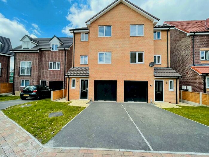 3 Bedroom House To Rent In Leatham Avenue, Rotherham, S61