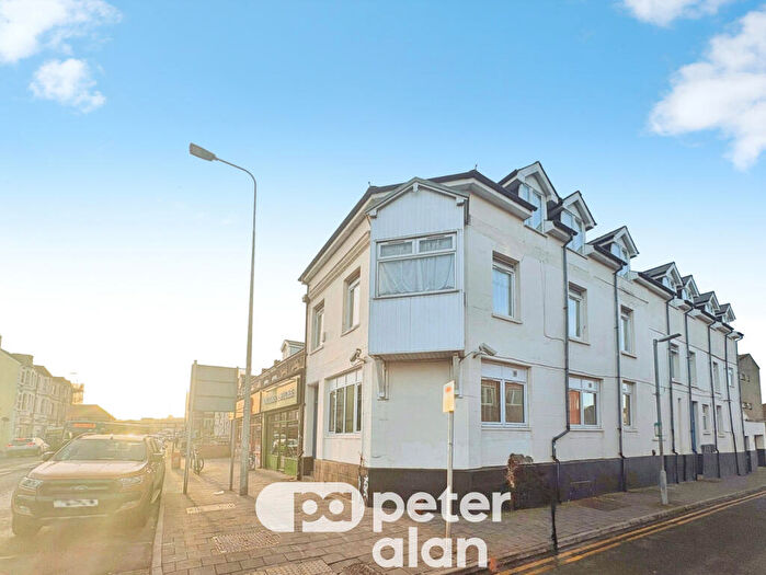 2 Bedroom Apartment To Rent In Penarth Road, CF11