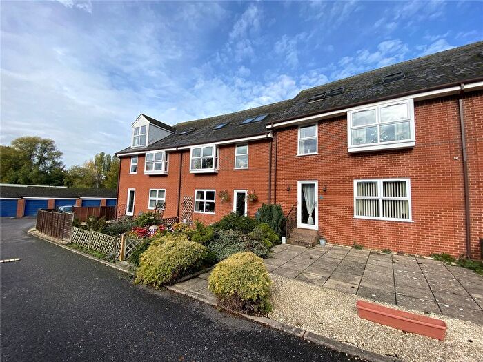 2 Bedroom Flat To Rent In Meadows Crescent, Streamers Meadows, Honiton, Devon, EX14