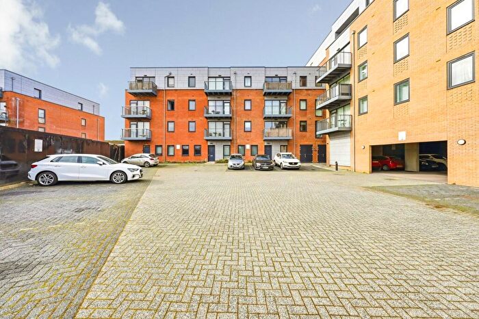 1 Bedroom Flat For Sale In Vauxhall Place, Dartford, Kent, DA1