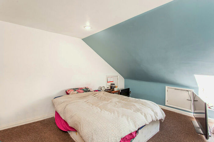 4 Bedroom Terraced House To Rent In Farrnace Road, Romford, Essex, RM6