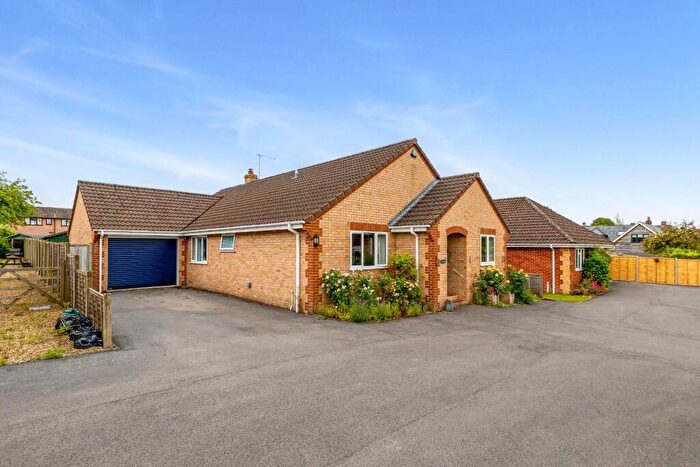 4 Bedroom Bungalow For Sale In Gomeldon Road, Winterbourne Gunner, Salisbury, SP4