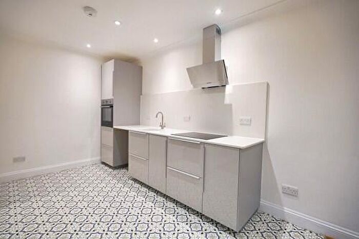 1 Bedroom Flat To Rent In Castle Walk, Lower Street, Stansted Mountfitchet, CM24