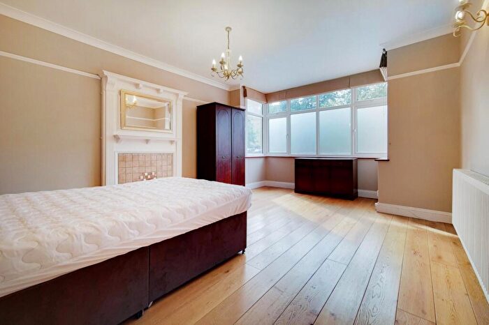 4 Bedroom Detached House To Rent In Atkins Road, London, SW12