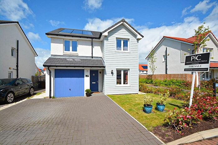 4 Bedroom Detached House For Sale In Brodie Place, East Calder, Livingston, West Lothian, EH53