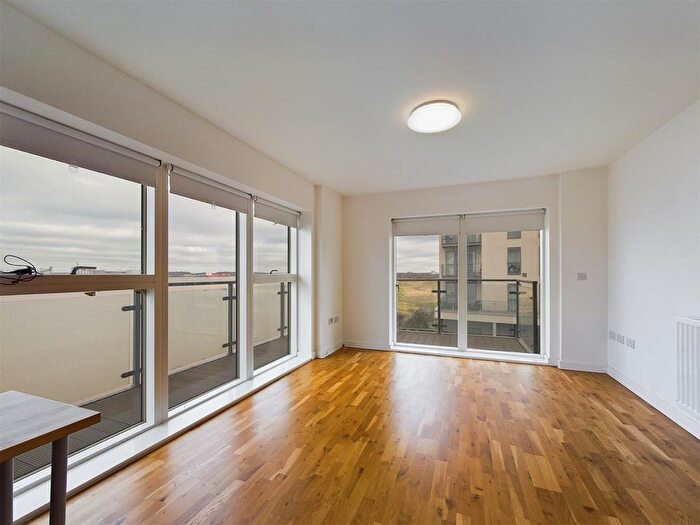 2 Bedroom Flat To Rent In Clovelly Place, Greenhithe, DA9