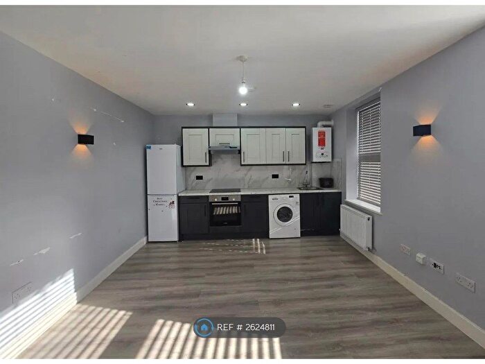 3 Bedroom Flat To Rent In Langthorne Road, London, E11
