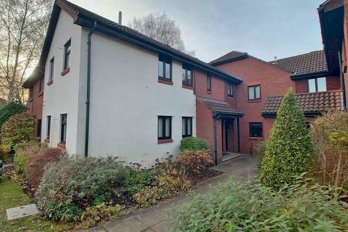 Studio To Rent In St. Johns Mews, St. Johns, Woking, GU21